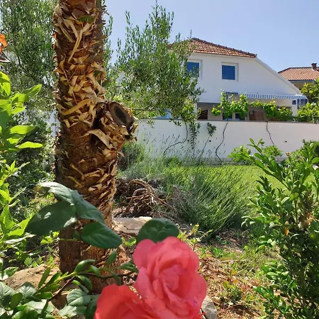 Paradiso Apartamento *