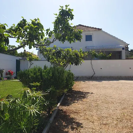 Apartment Paradiso *